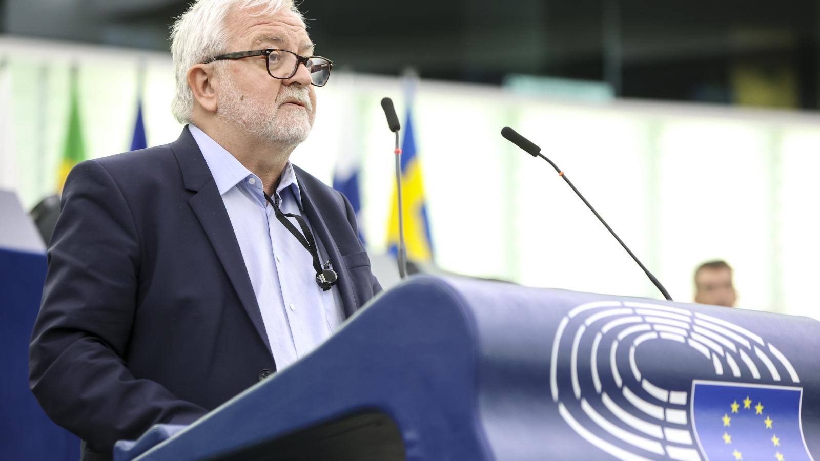 Ara-Kovács Attila - Korábbi felvétel 