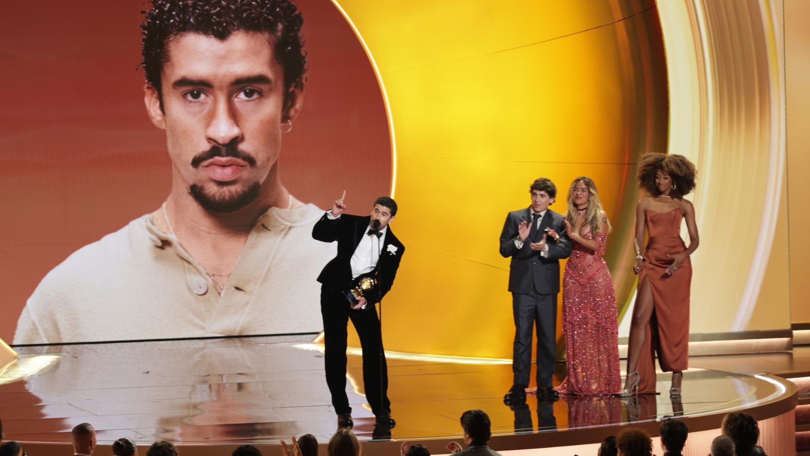 Bad Bunny a 2026-os Grammy-díjkiosztó gálán 