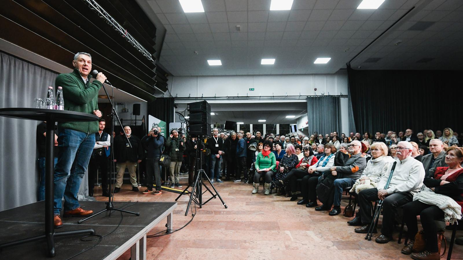 Lázár Jánost Gyöngyösön nem várták tárt karokkal