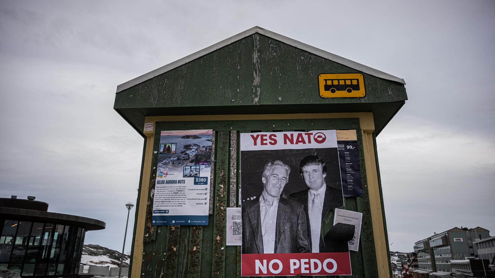 Grönlandi
plakát: elutasítják
az amerikai
elnököt. A korábban
Epsteinnel
barátkozó
Trump körül
is forrósodik a
levegő