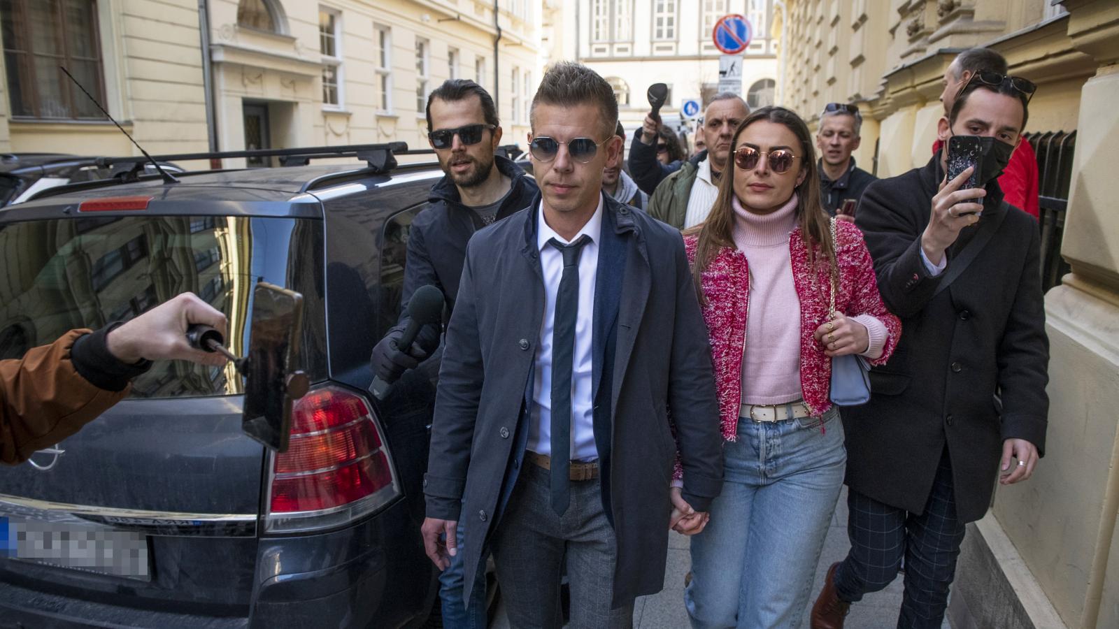 Vogel Evelin és Magyar Péter. Lassan kiderül, semmi sem volt az, aminek látszott