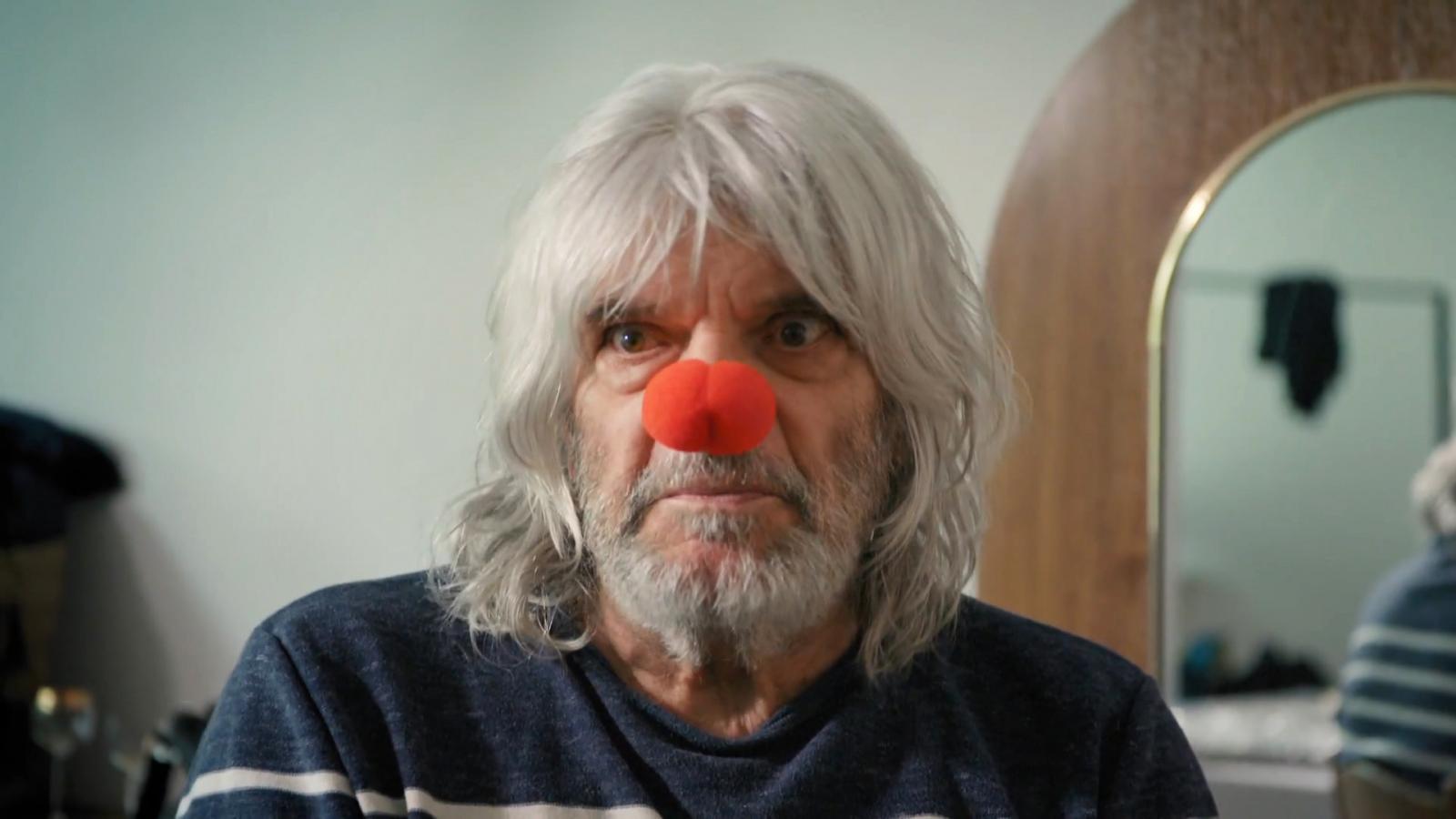 Hobo, a hazai
kulturális élet
egyik ikonja –
az Úton lenni
boldogság című,
róla szóló dokumentumfilm
egy
koncertfilm és
egy portréfilm
furcsa hibridje