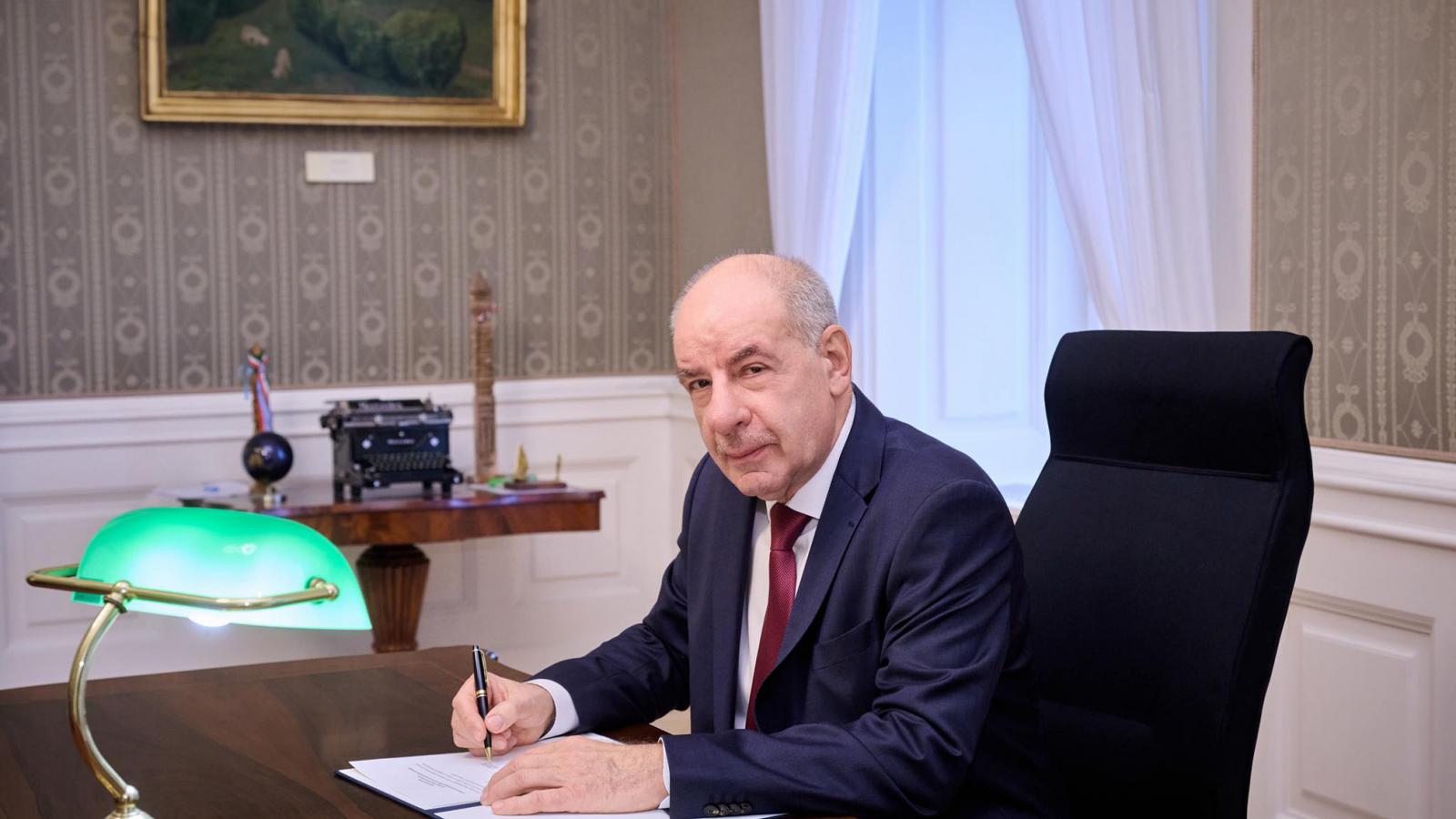 Sulyok Tamás a Sándor-palotában - Korábbi felvétel 