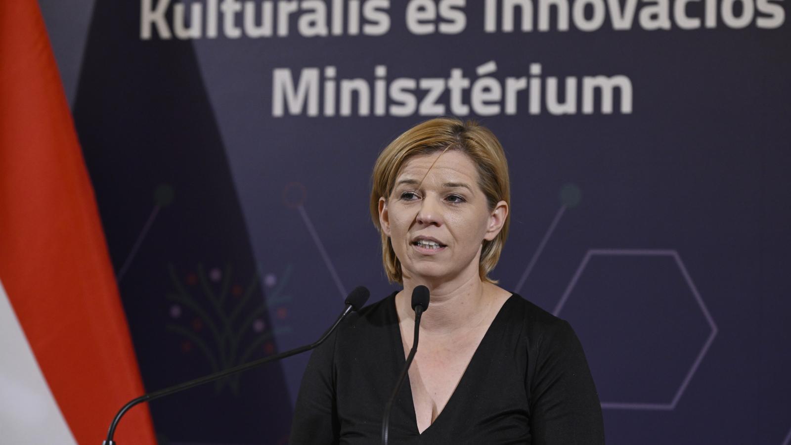 Varga-Bajusz Veronika felsőoktatásért, szak- és felnőttképzésért, fiatalokért felelős államtitkár