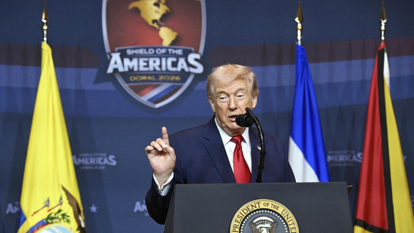 Donald Trump az Amerika Pajzsa csúcstalálkozón (Shield of the Americas Summit)