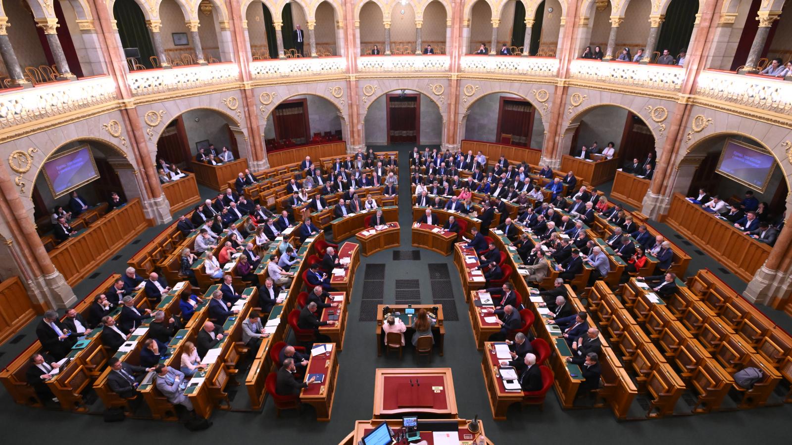 Az Országgyűlés plenáris ülése március 10-én 