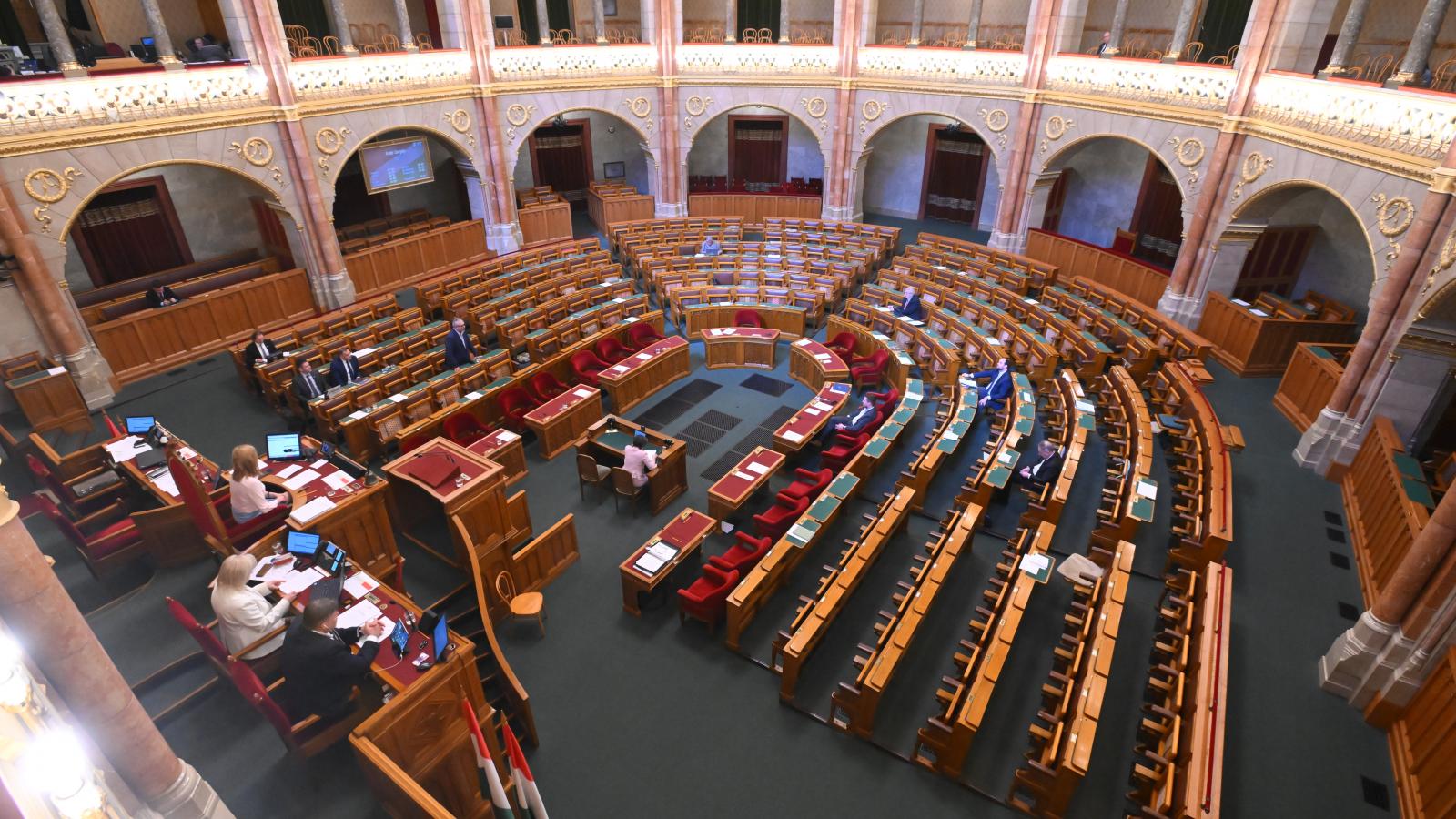 Az ukrán pénzszállító vizsgálatáról szóló törvény vitája az Országgyűlésben március 10-én 