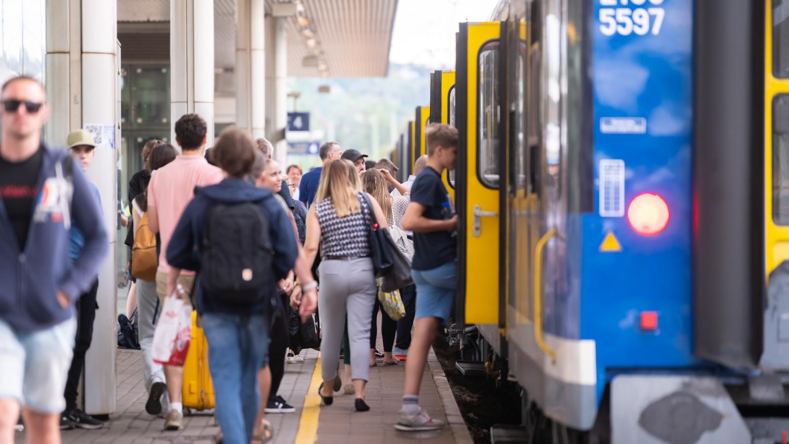 A MÁV azt kéri, hogy az utasok előre váltsák meg a menetjegyüket