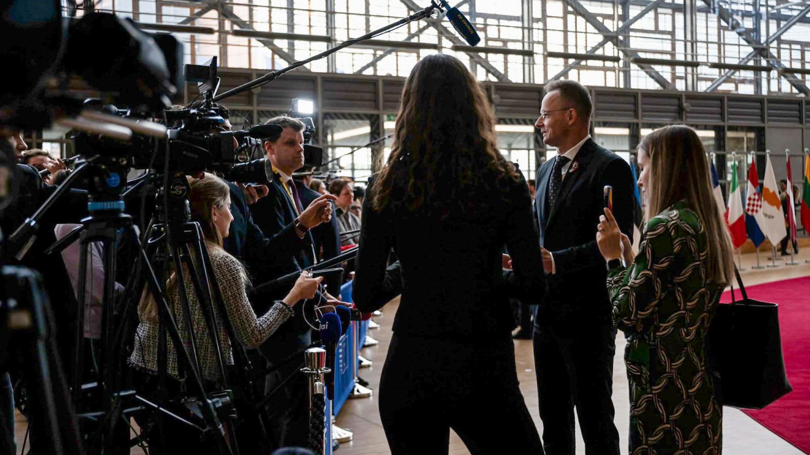 Szijjártó Péter az Európai Unió tagállamainak külügyminiszteri tanácskozása előtt Brüsszelben március 16-án 