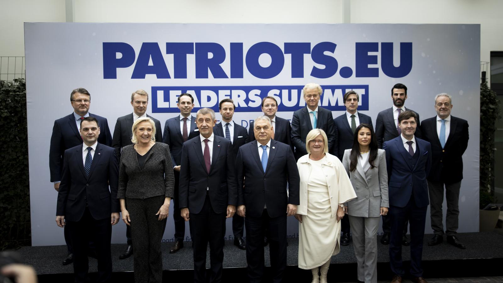 A Patrióták európai párt EU-csúcs előtt tartott vezetői találkozóján Brüsszelben 2025. december 17-én.