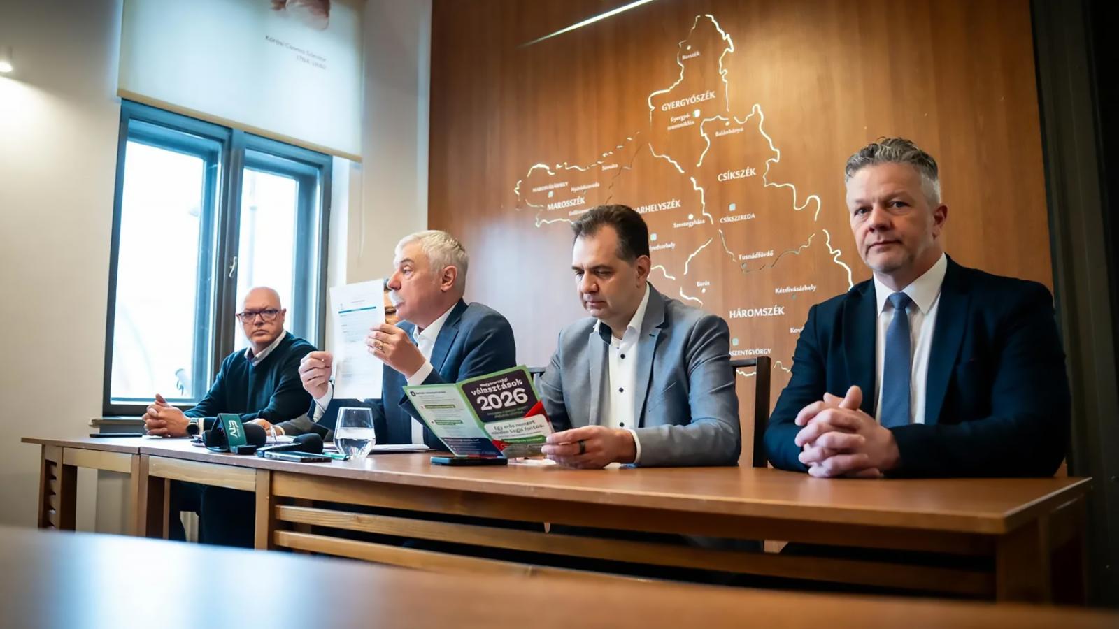 Székelyföldi RMDSZ-es politikusok eligazító sajtótájékoztatót tartanak a magyarországi választásokról.