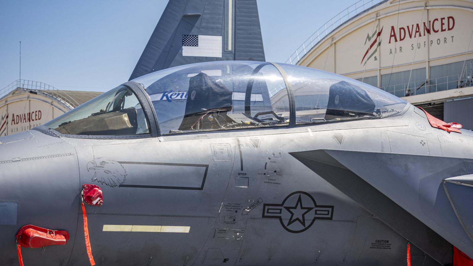 Képünk illusztráció, egy  F-15E Strike Eagle 2025 júniusában egy párizsi bemutatón