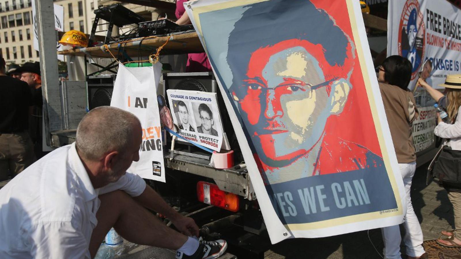 Edward Snowden igen népszerű Berlinben FOTÓ: EUROPRESS/GETTY IMAGES/SEAN GALLUP