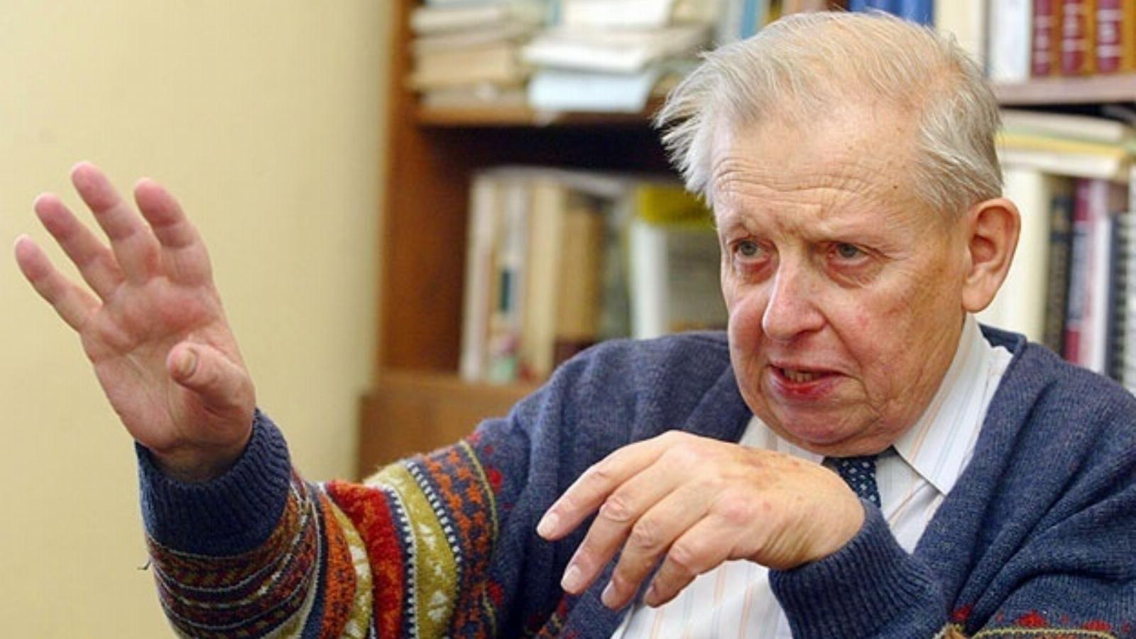 Niederhauser Emil (1923–2010) – lenyűgöző műveltsége, sokirányú tájékozottsága és rendkívüli nyelvtudása miatt élő lexikonként használták