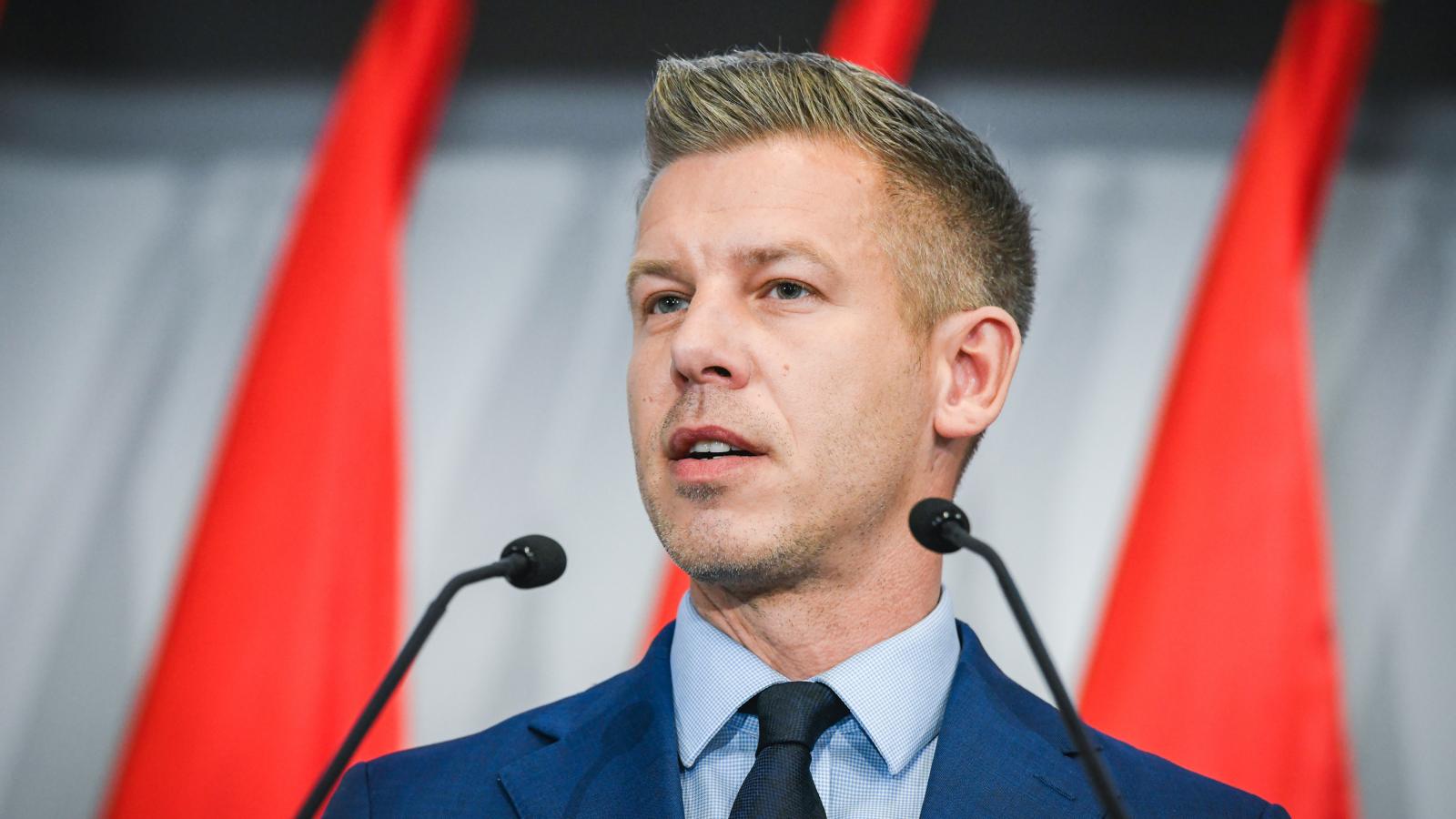 Magyar Péter a Tisza leendő frakciójának első ülését követő sajtótájékoztatón április 20-án 