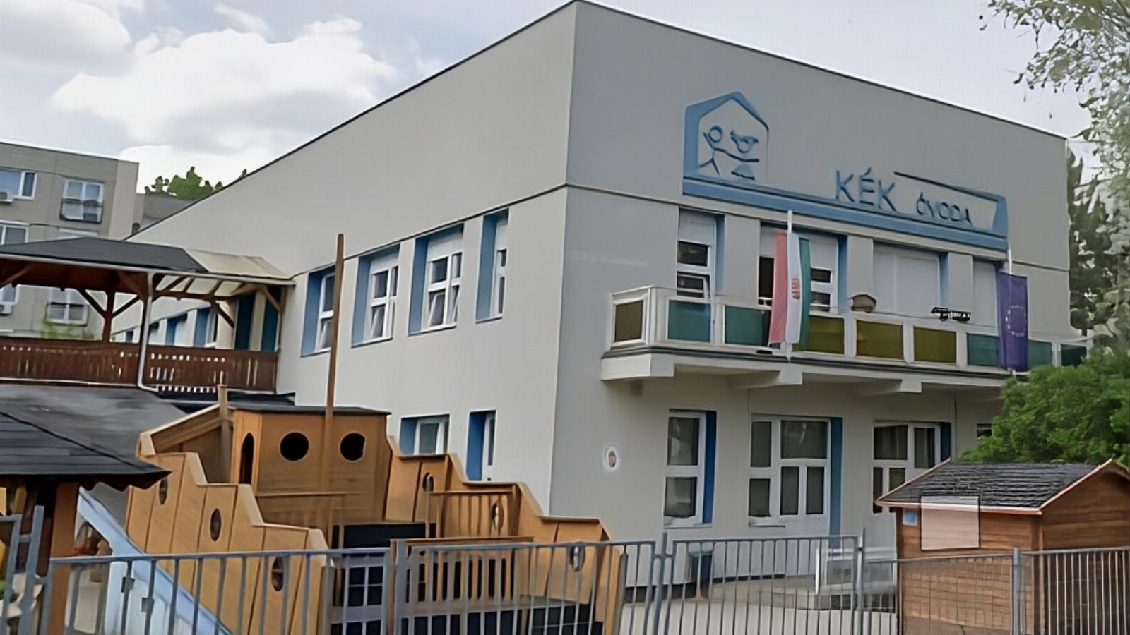 A solymári Kék Óvoda épülete - Korábbi felvétel 