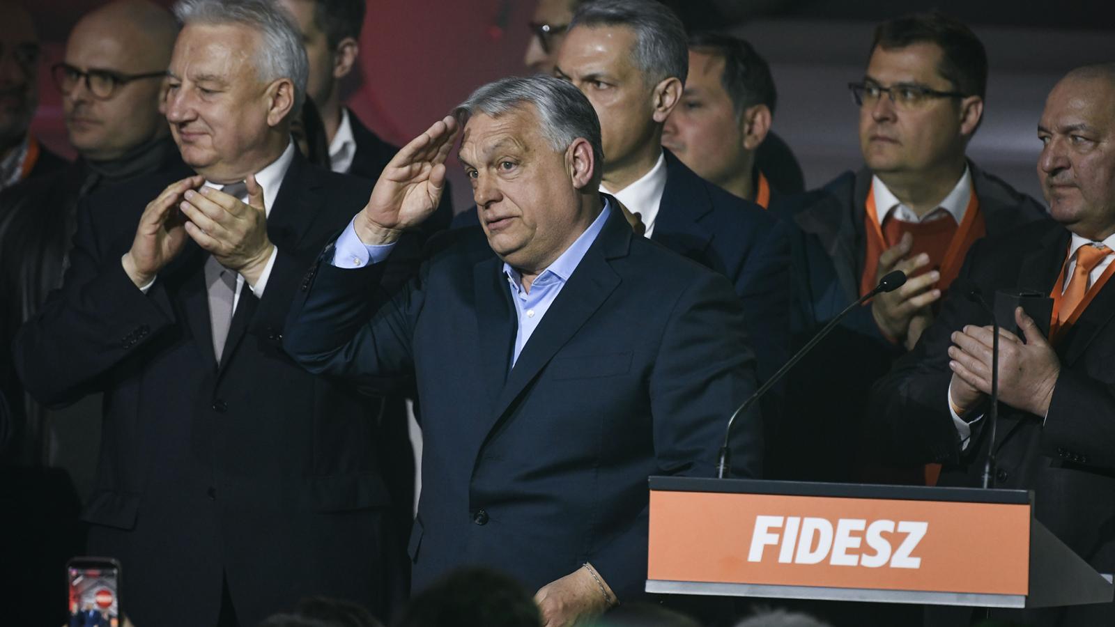 Orbán Viktor miniszterelnökként megbukott, de egyelőre a Fidesz elnöke maradt