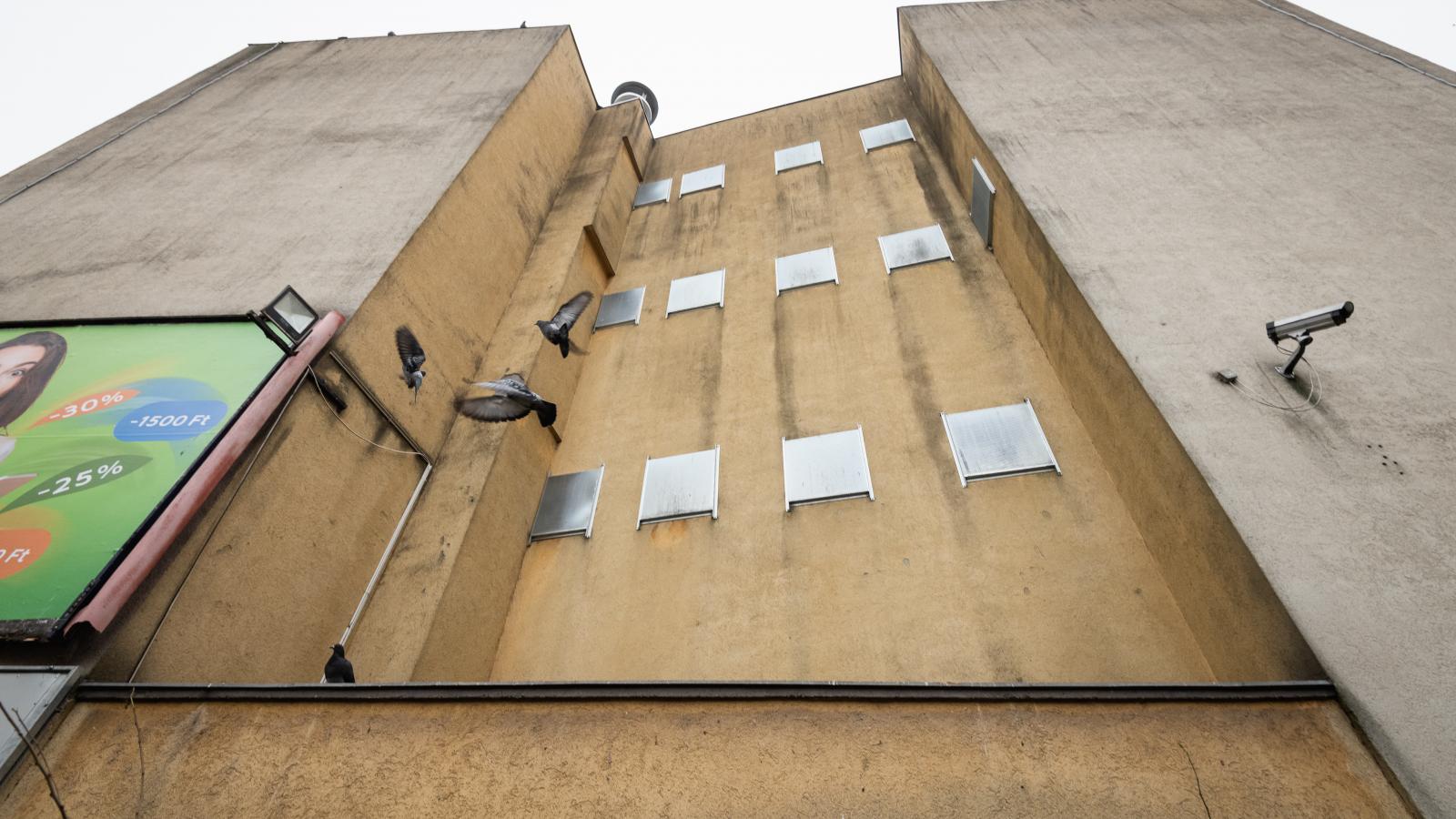 A Szőlő utcai épület egyik fala - Korábbi felvétel 