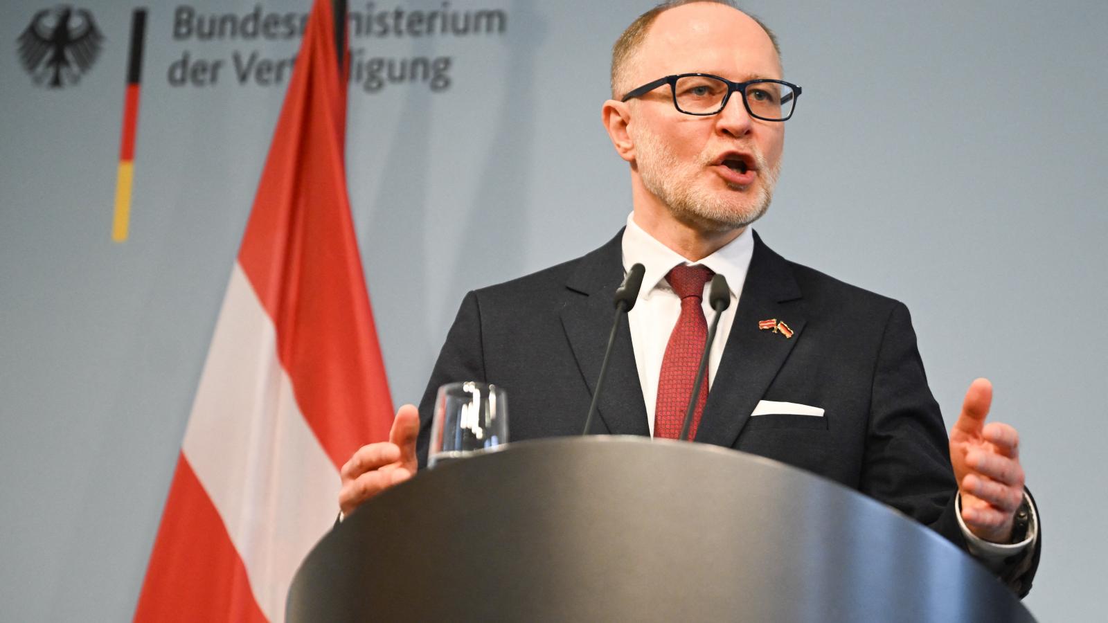 Andris Sprūds, Lettország védelmi minisztere