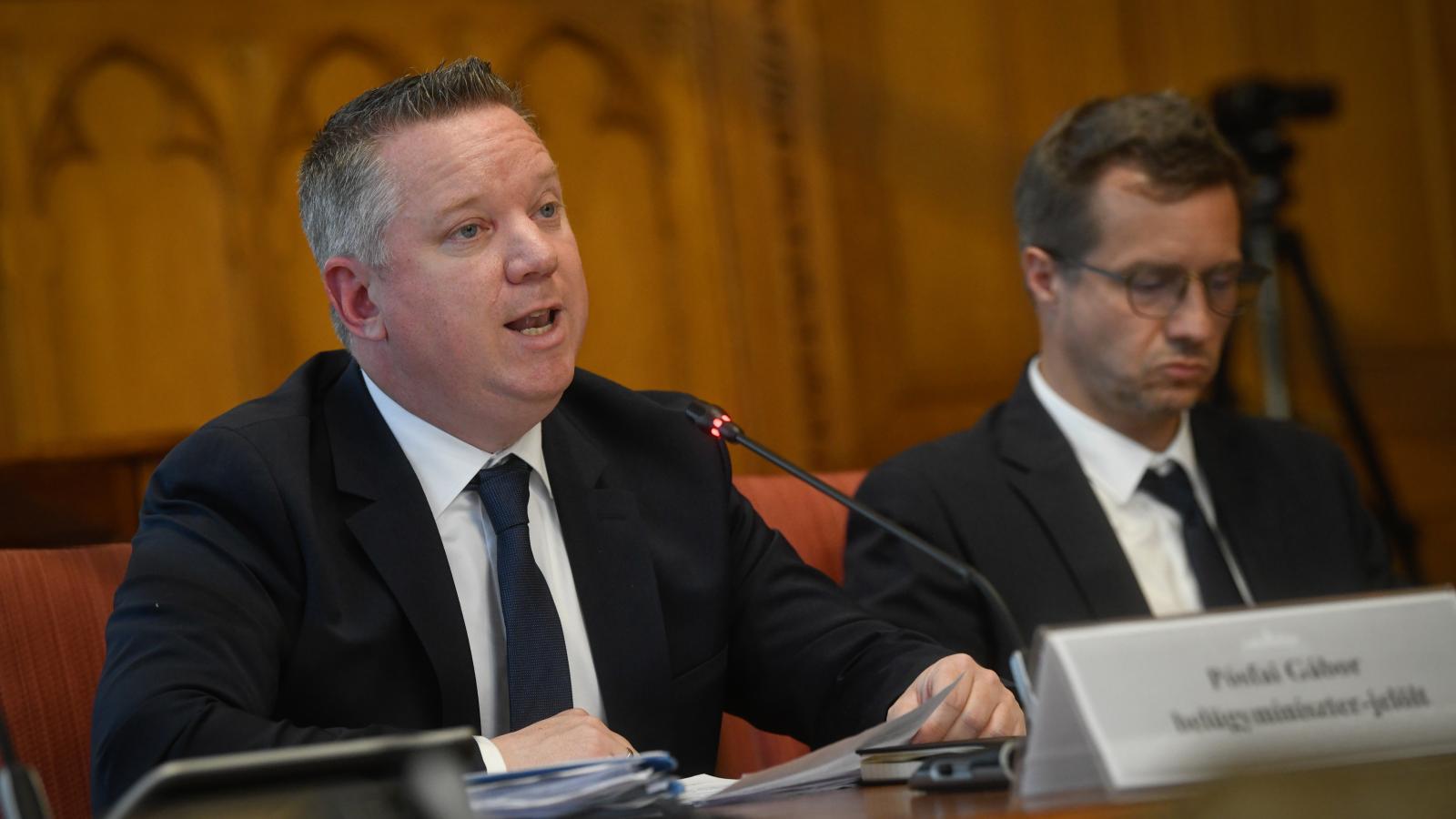 Pósfai Gábor belügyminiszter-jelölt kinevezés előtti meghallgatásán az Országgyűlés nemzetbiztonsági bizottságának ülésén az Országházban 2026. május 11-én.