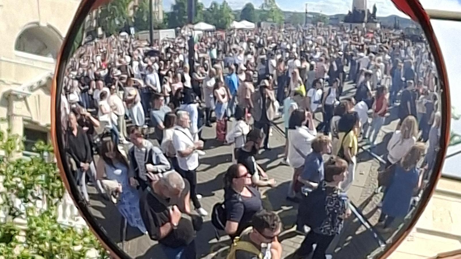 A magyar
társadalom
éppen most tett
tanúbizonyságot
arról, hogy nem
hülye