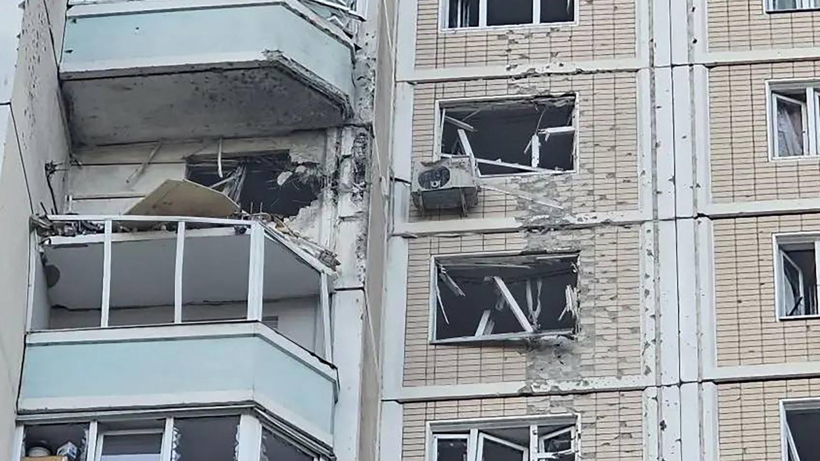 Becsapódás nyomai egy moszkvai lakóházban