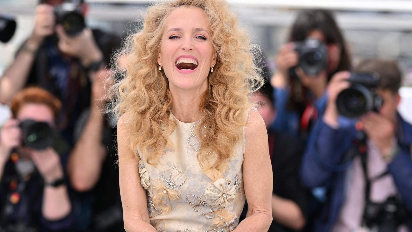 Gillian Anderson az elsőfilmes író-rendező Jane Schoenbrun filmjében vállalt főszerepet; a mű nagy sikert aratott