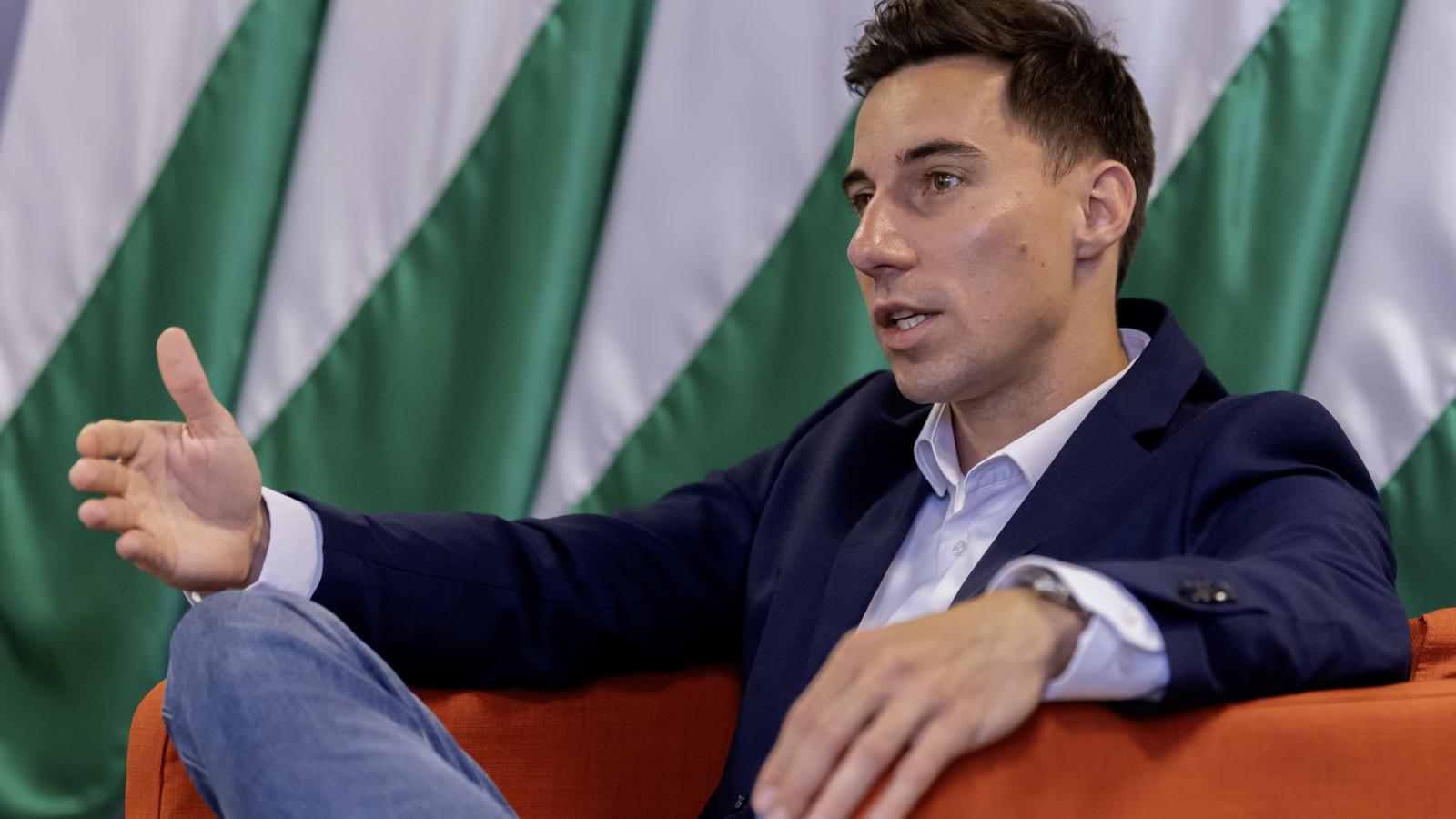 Radnai Márk a múlt héten jelentette, be, hogy új társadalmi egyeztetési platformot indítanak Közhang néven