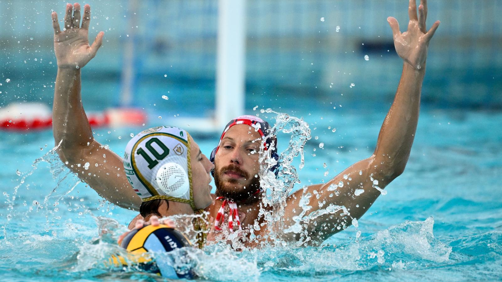 Két magyar, a mecset eldöntő Vígvári Vendel az FTC, míg Zalánki Gergő, a görög Olimpiakosz játékosának vízicsatája