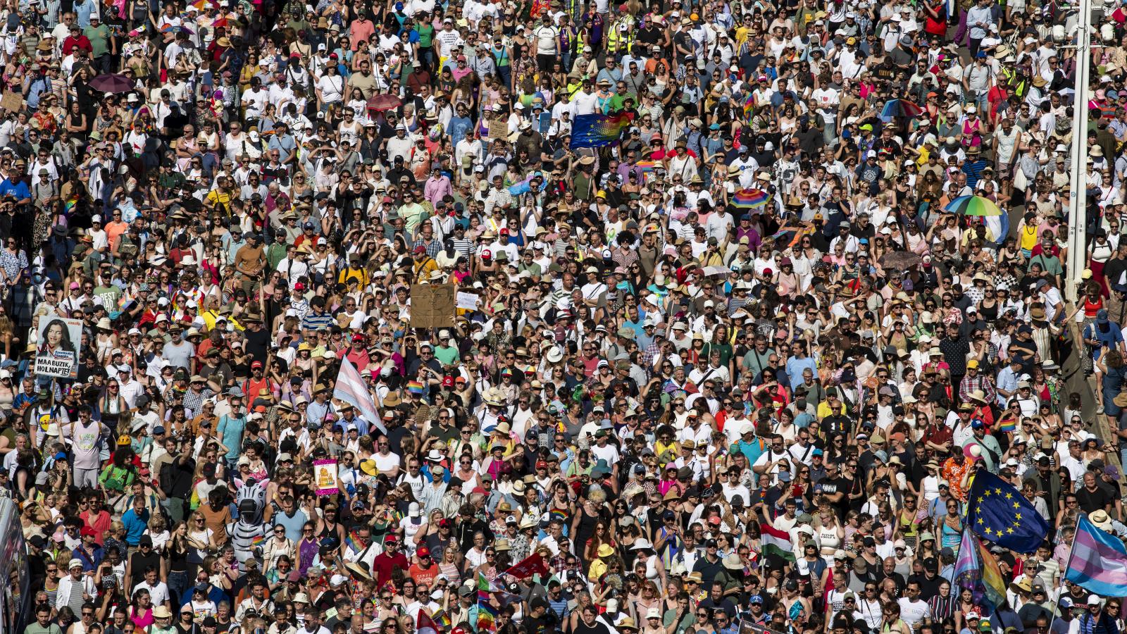 Felvonulók a 2025-ös Budapest Pride-on