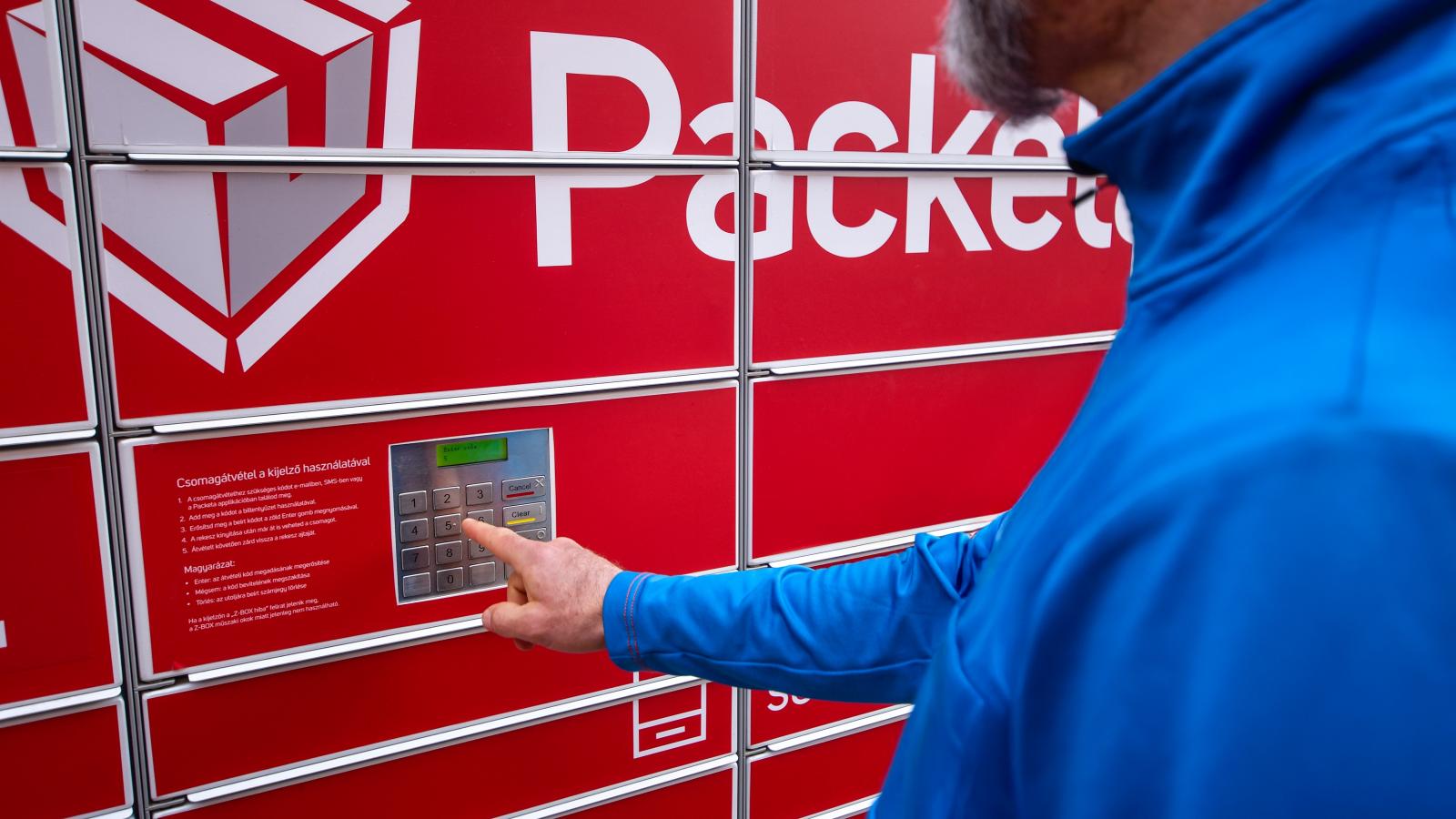 Az online vásárlók rákattantak a csomag­automatákra, a megrendelések csaknem fele már ezekbe érkezik