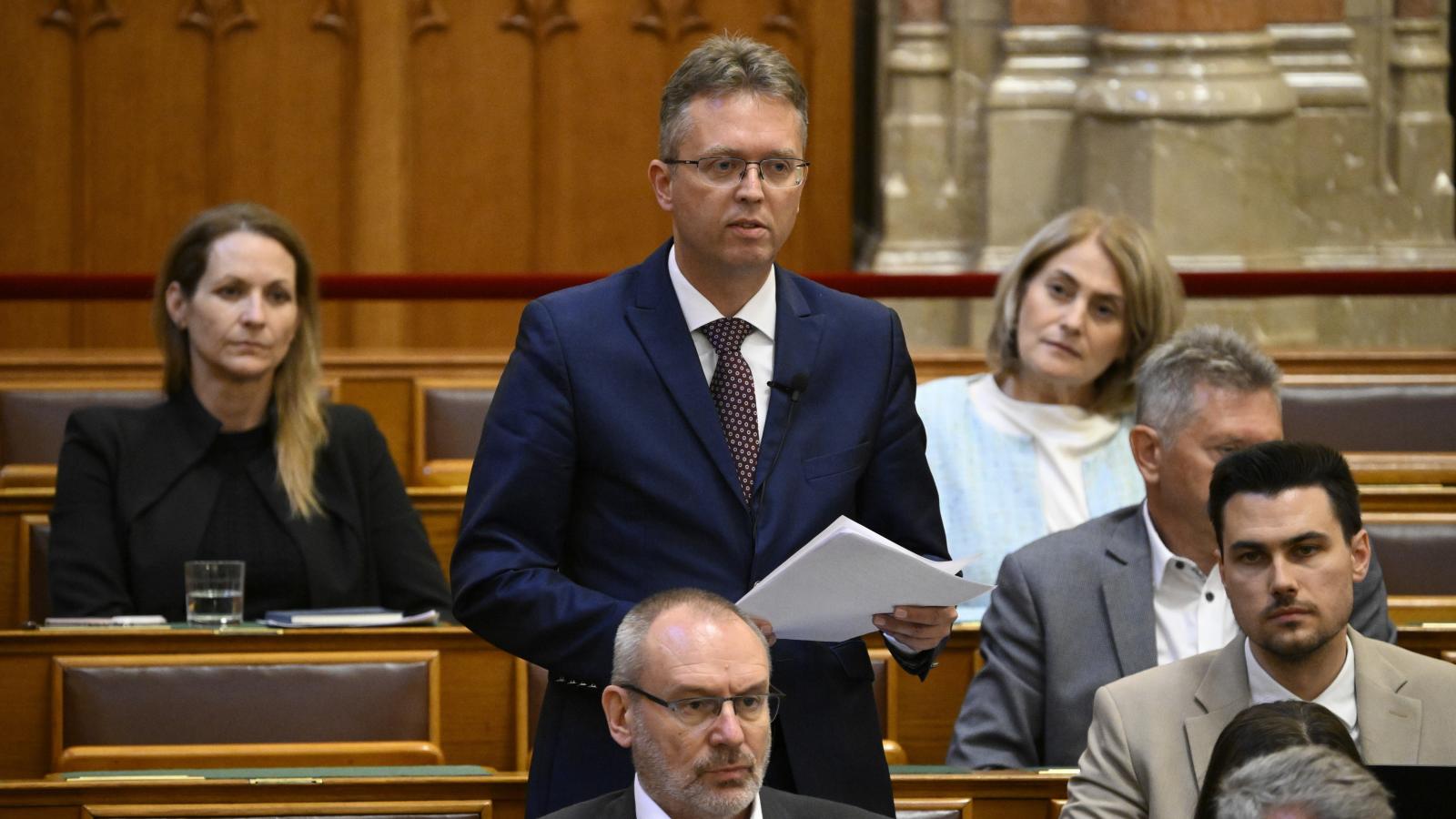 Hankó Balázs - Korábbi felvétel 