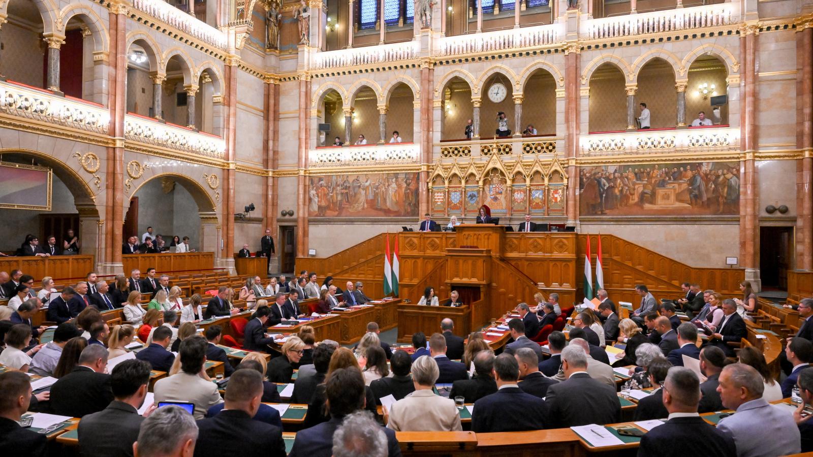 Az Országgyűlés rendkívüli ülése 2026. július 7-én