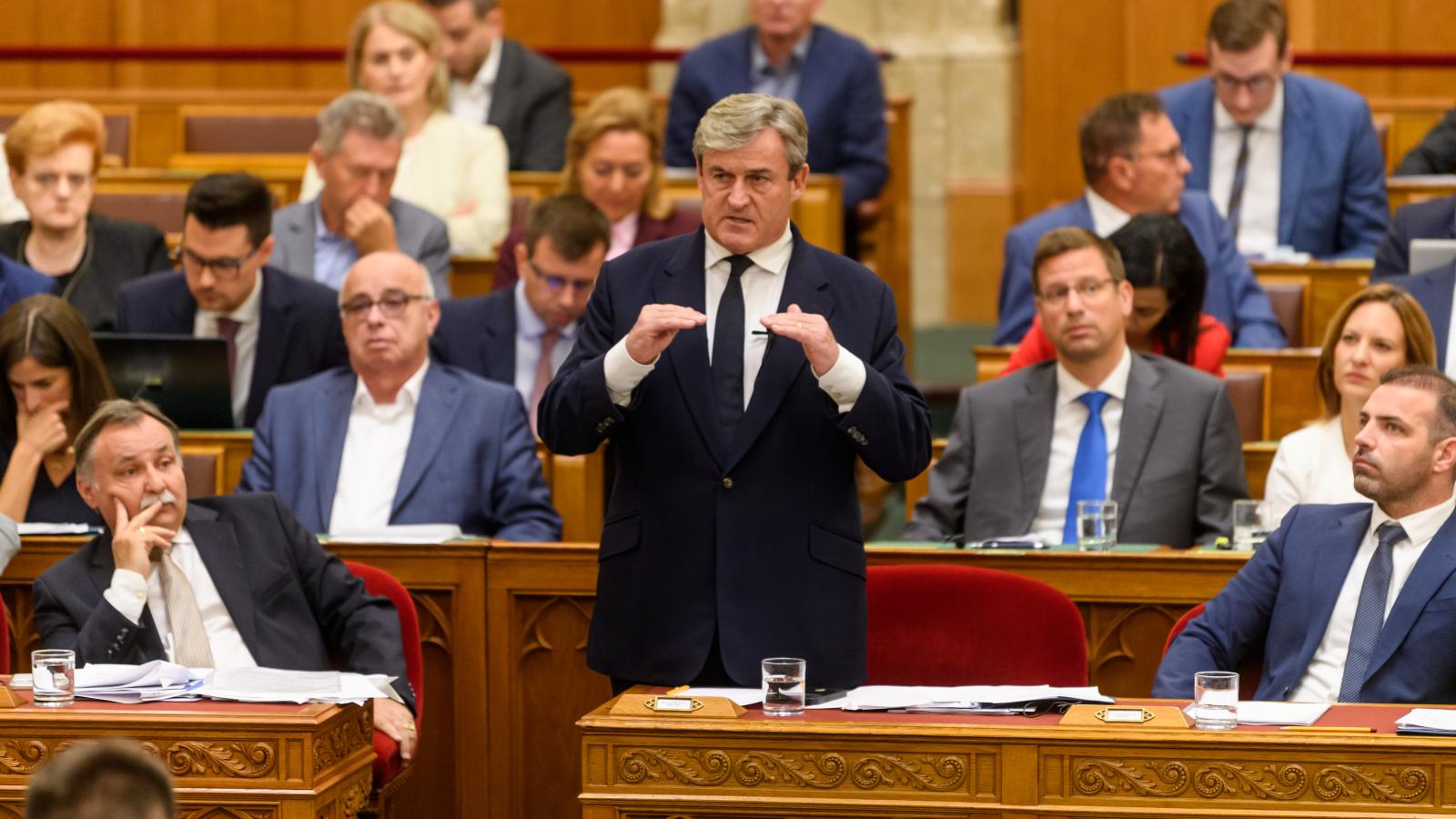 Kapitány István - Korábbi felvétel