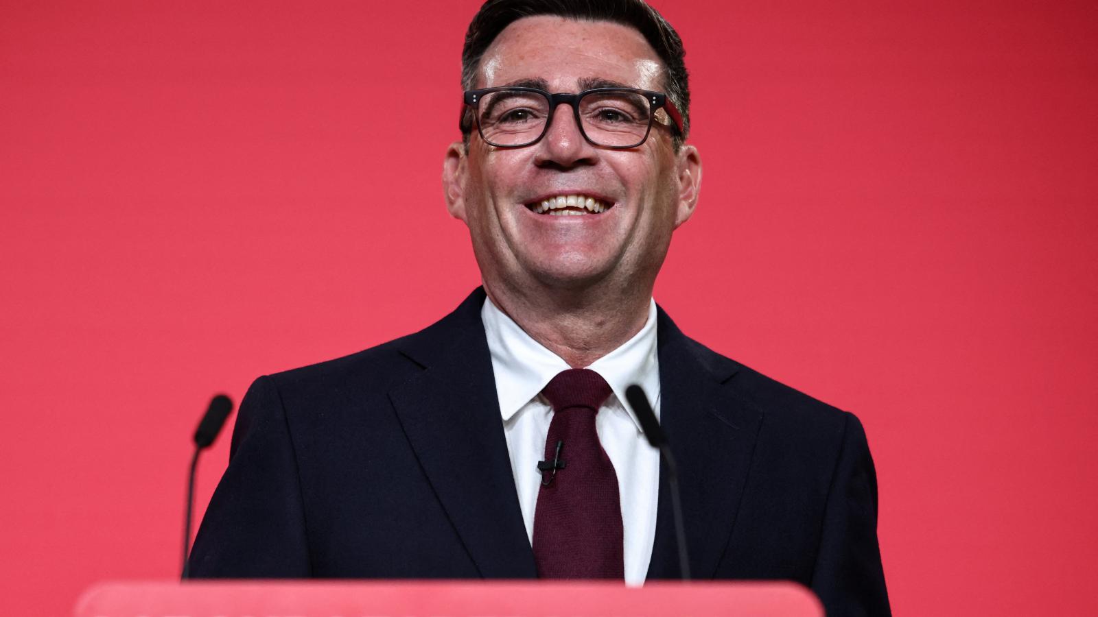 Andy Burnham leendő miniszterelnök pénteken figyelmeztetett, hogy ez mostani a Munkáspárt utolsó esélye, hogy megfordítsa sorsát, és megvalósítsa azt a változást, amelyre az országnak olyannyira szüksége van.
