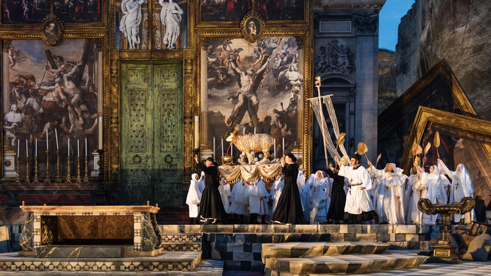 Szent András a kereszten: a Sant’Andrea della Valle szentélyének oltárképei is díszletelemek