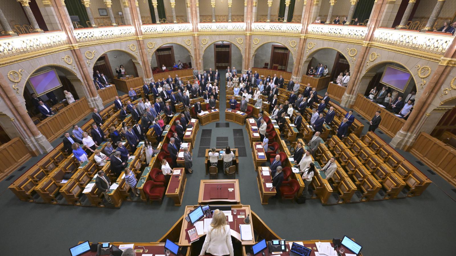 Az Országgyűlés rendkívüli ülése július 28-án 