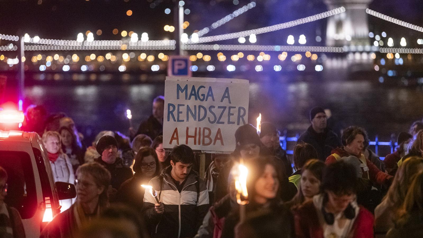 "Ennyi nem elég! El a kezekkel a gyermekektől!" elnevezésű tüntetés a gyermekvédelemért 2024. február 21-én