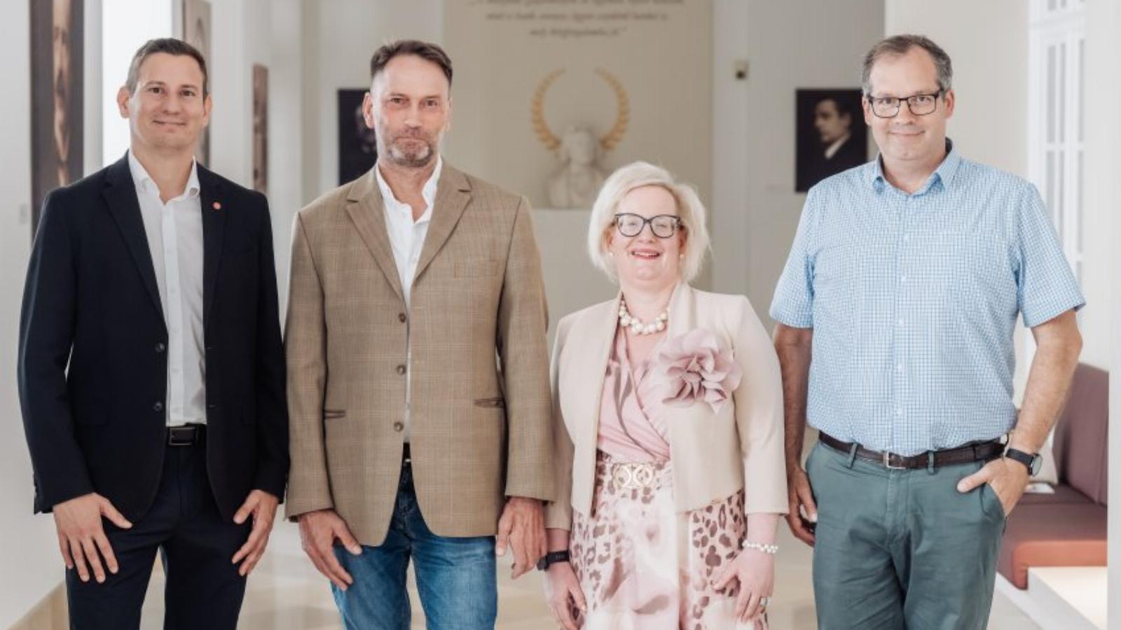 Dr. Zsigmond Gábor elnök MNMKK, Dr. Babocsay Gergely mb. főigazgató MTM, Gerencsér Judit mb. főigazgató OSZK, Dr. Jékely Zsombor mb. főigazgató IMM