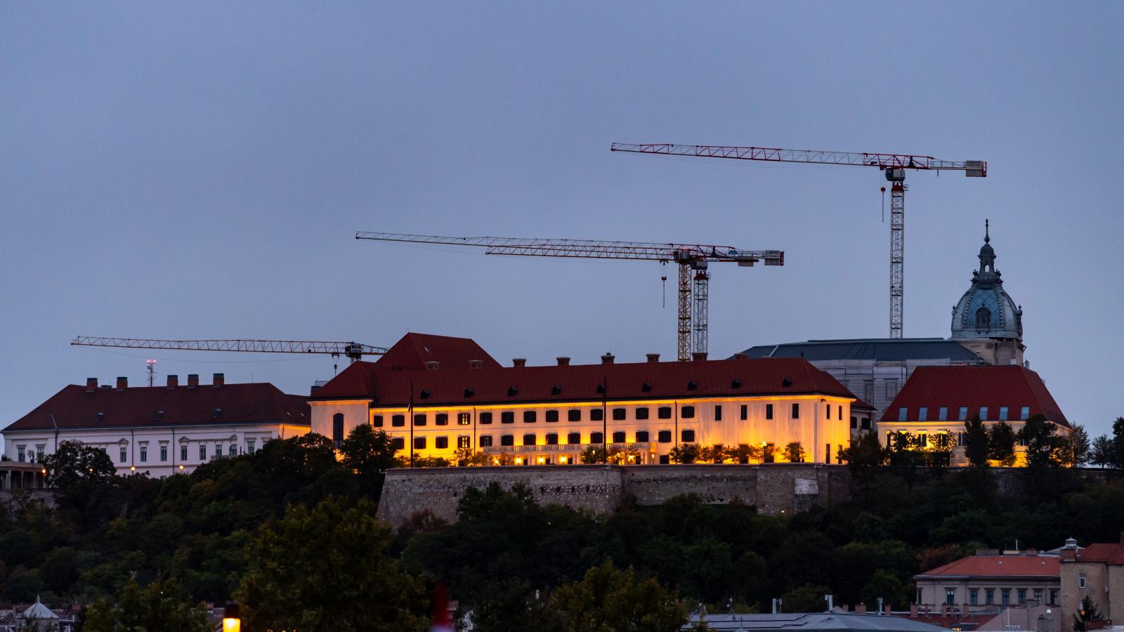 A kormányzati víziók egyik ikonikus helyszíne a budai Vár