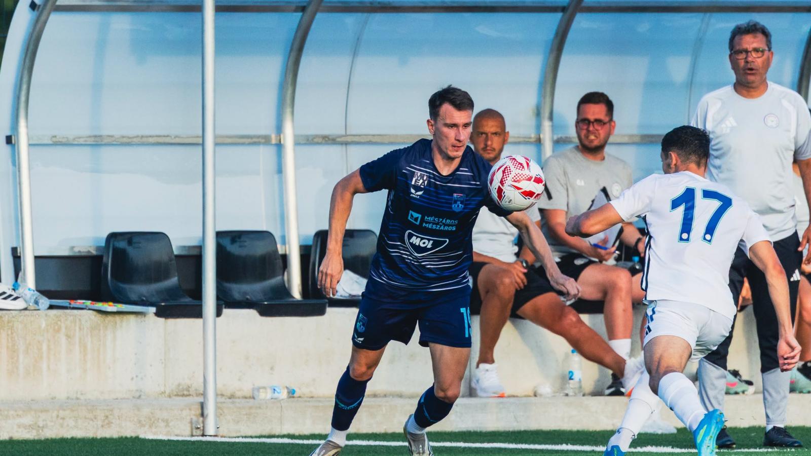A július 25-i felkészülési mérkőzésen az NK Osijek játékosai még a magyar cégek logóit viselték