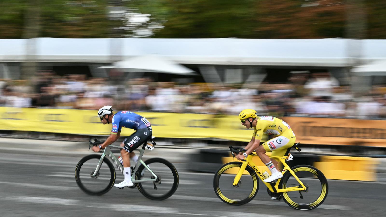 Mathieu van der Poel és Tadej Pogacar izgalmas hajrája