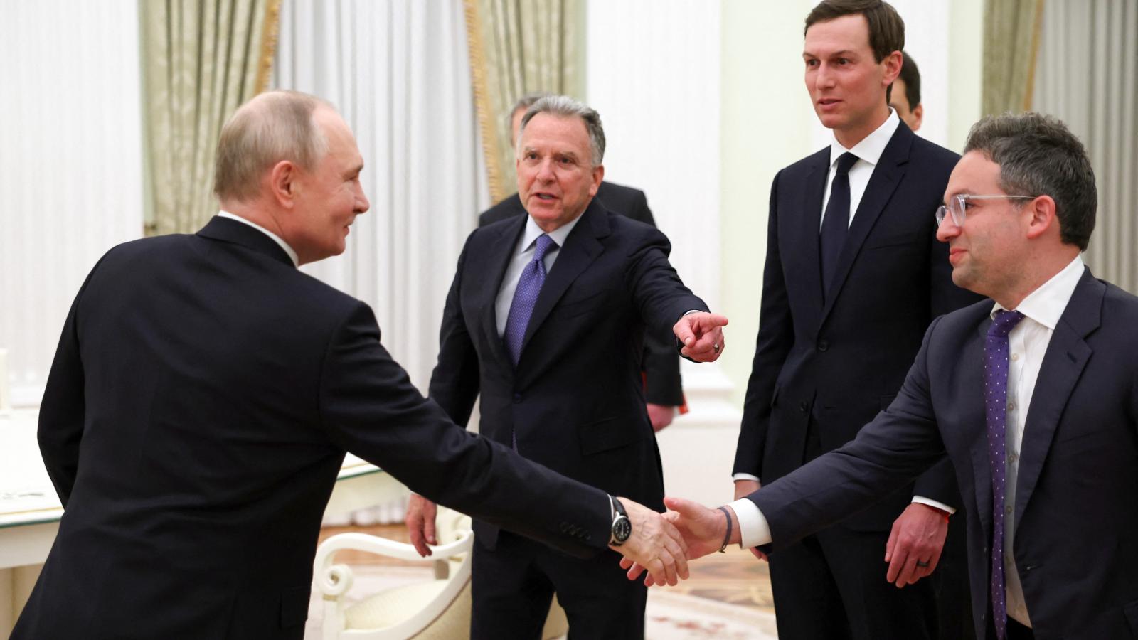 Ez lenne az első kijevi látogatása Steve Witkoff és Jared Kushner amerikai küldötteknek, akik Moszkvában már többször megfordultak.