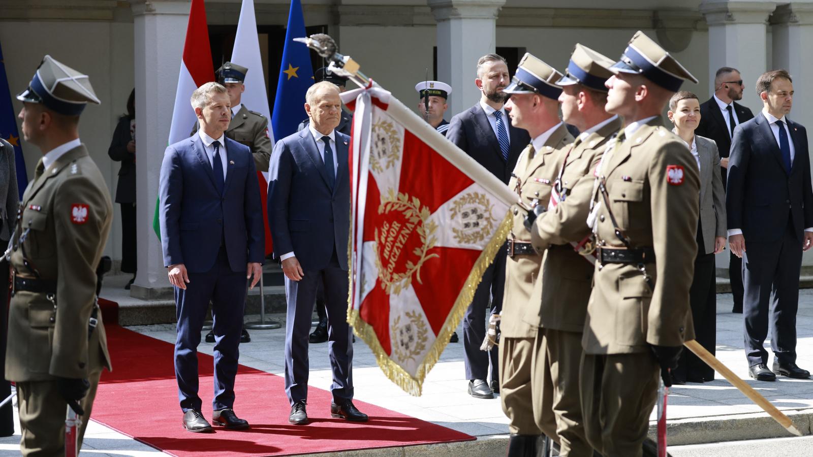 Magyar Péter első hivatalos külföldi útján Lengyelországba látogatott