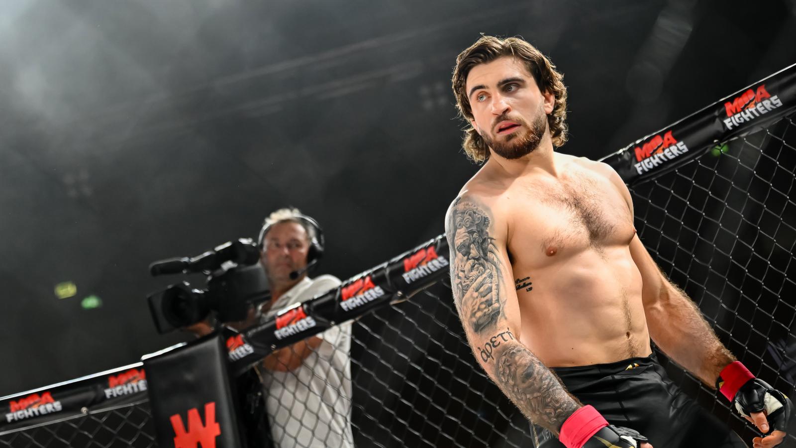 Ifj. Növényi Norbert Hexagone MMA Hungary nemzetközi ketrecharc-gálán a székesfehérvári MET Arénában 2025. november 7-én