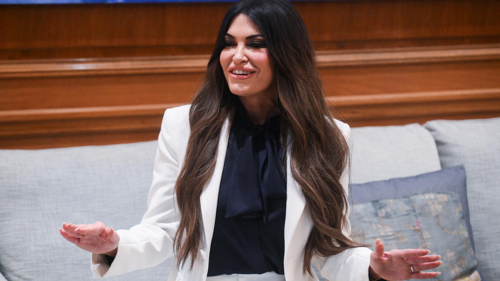 Legutóbb Kimberly Guilfoyle Görögországba akkreditált nagykövet okozott feltűnést