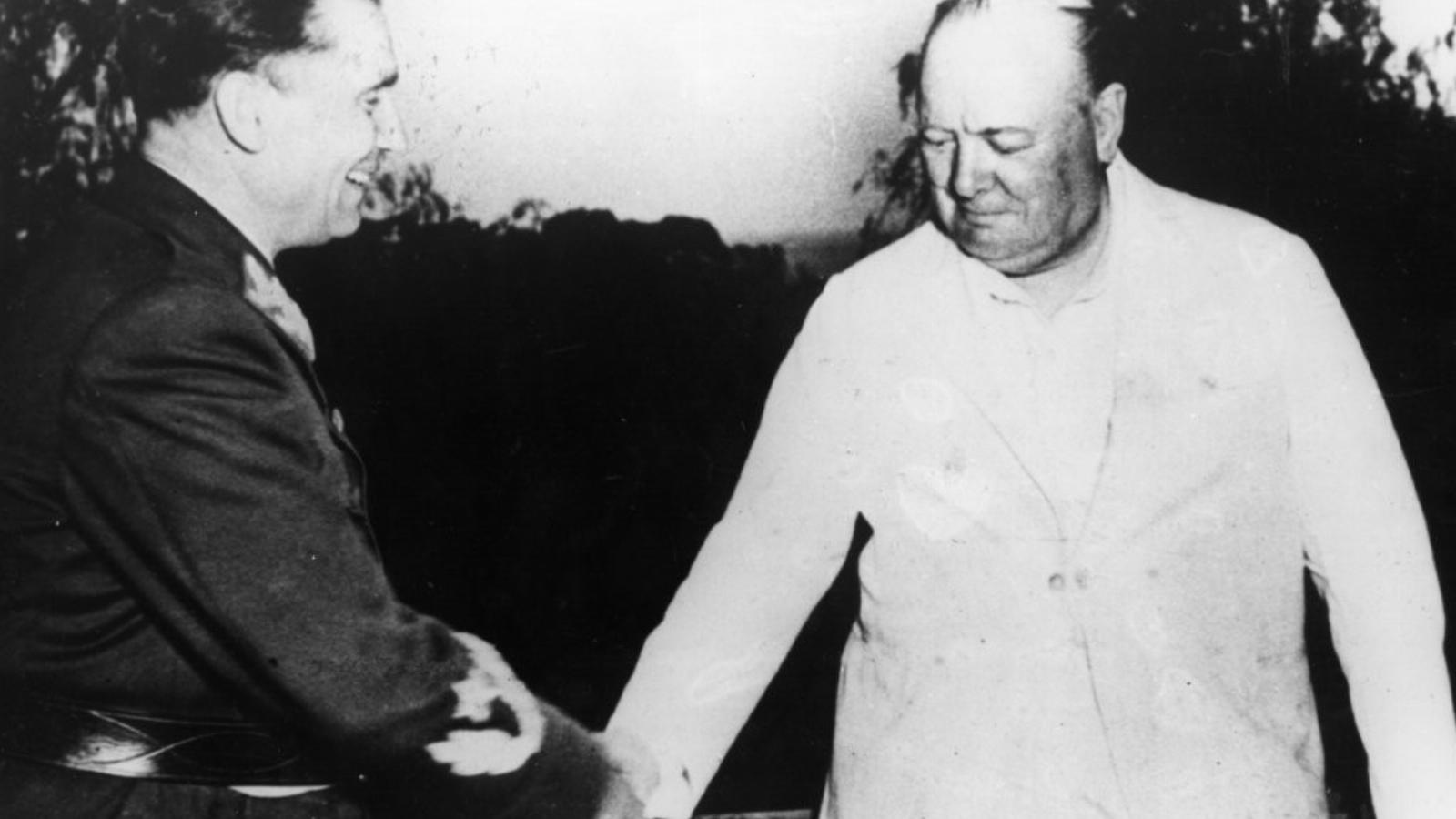 Tito és Churchill. Bár Nyugaton is tudtak a gyilkosságokról, sok vezető kereste a marsall kegyeit FOTÓ: EUROPRESS/GETTY IMAGES/H