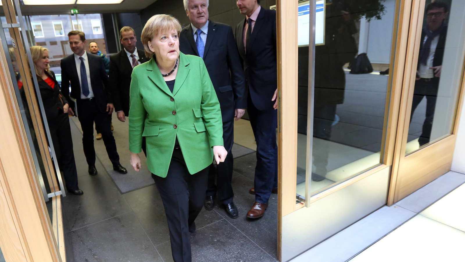 Angela Merkel zöld-feketében érkezett a sajtóértekezletre FOTÓ: EUROPRESS/GETTY IMAGES/ADAM BERRY