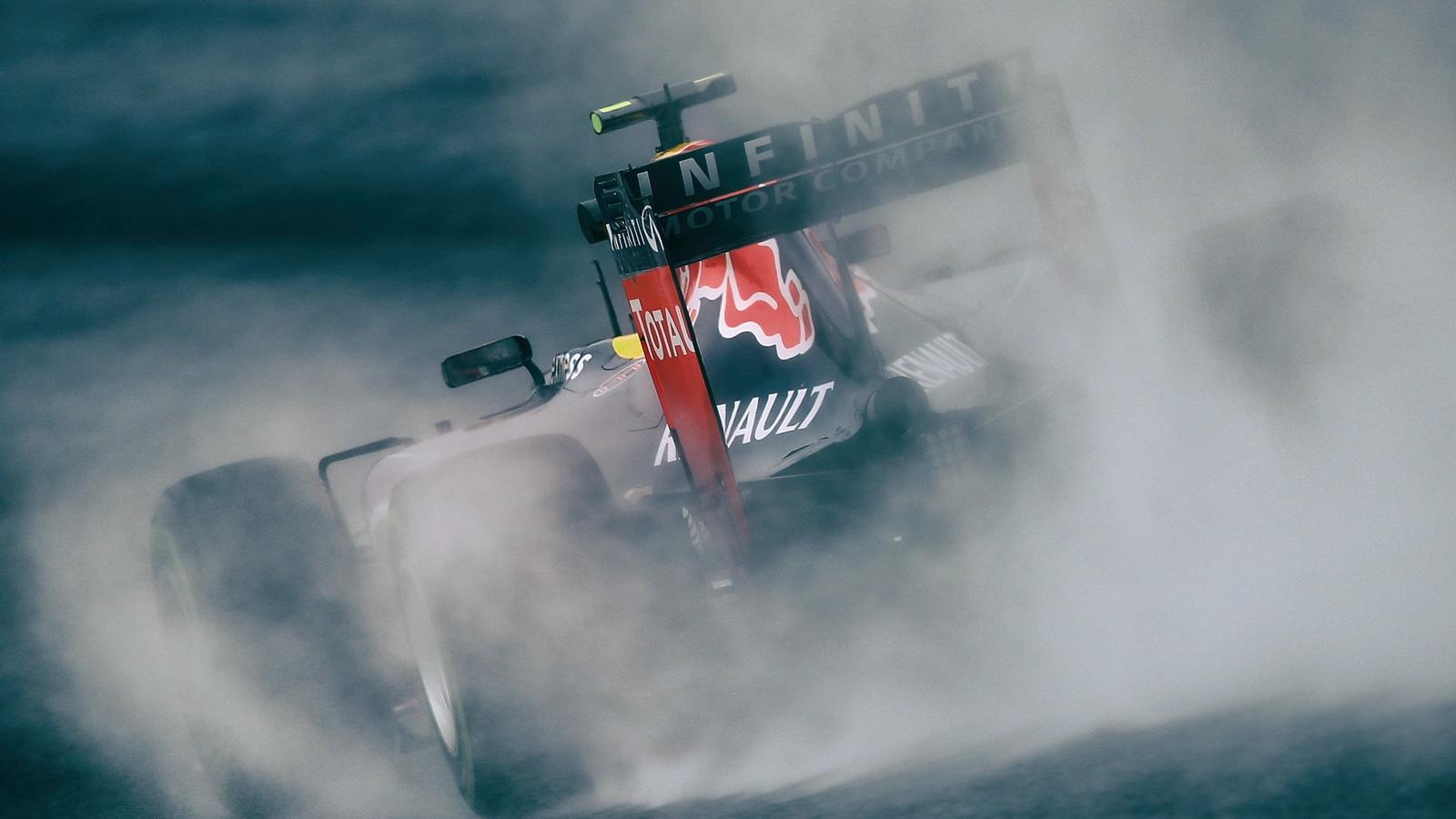 Danyiil Kvjat, a Red Bull orosz versenyzője Fotó: Clive Mason/Getty Images