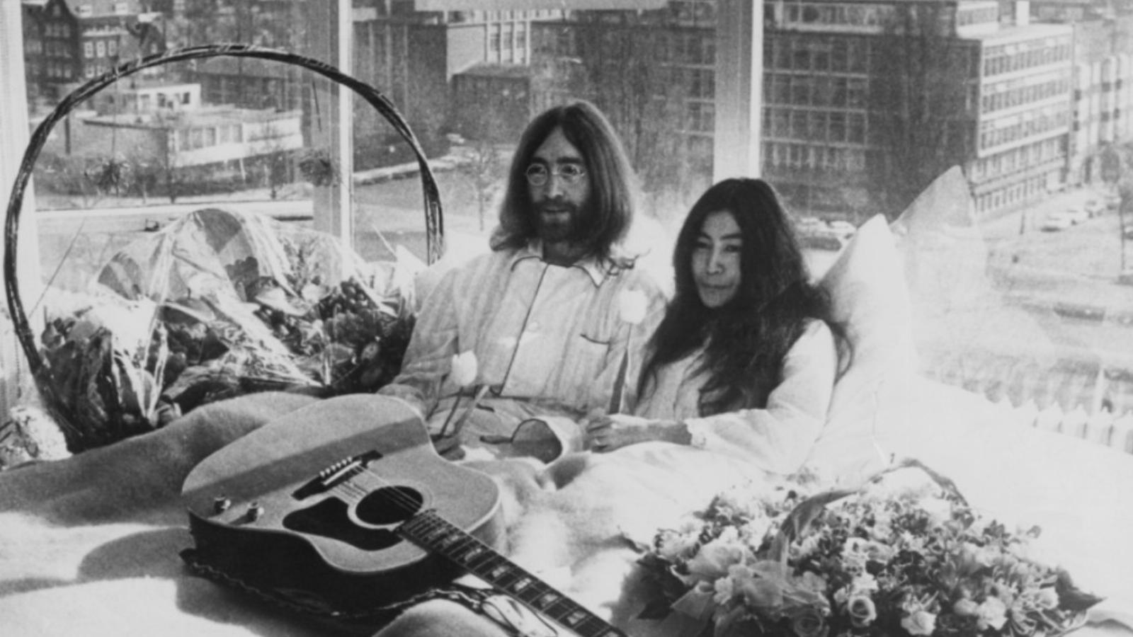 A híres kép: John Lennon és Yoko Ono az ágyban – tiltakozás a háború ellen FOTÓ: EUROPRESS/GETTY IMAGES